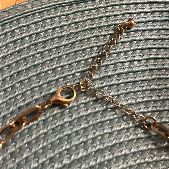 4 pc Goldtone and Black Jewelry Set - Picture 3 of 7